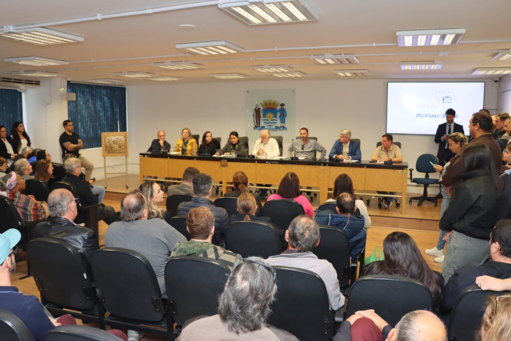 Câmara de Florianópolis discute impactos do TAC que prevê desocupação de espaços públicos explorados sem licitação