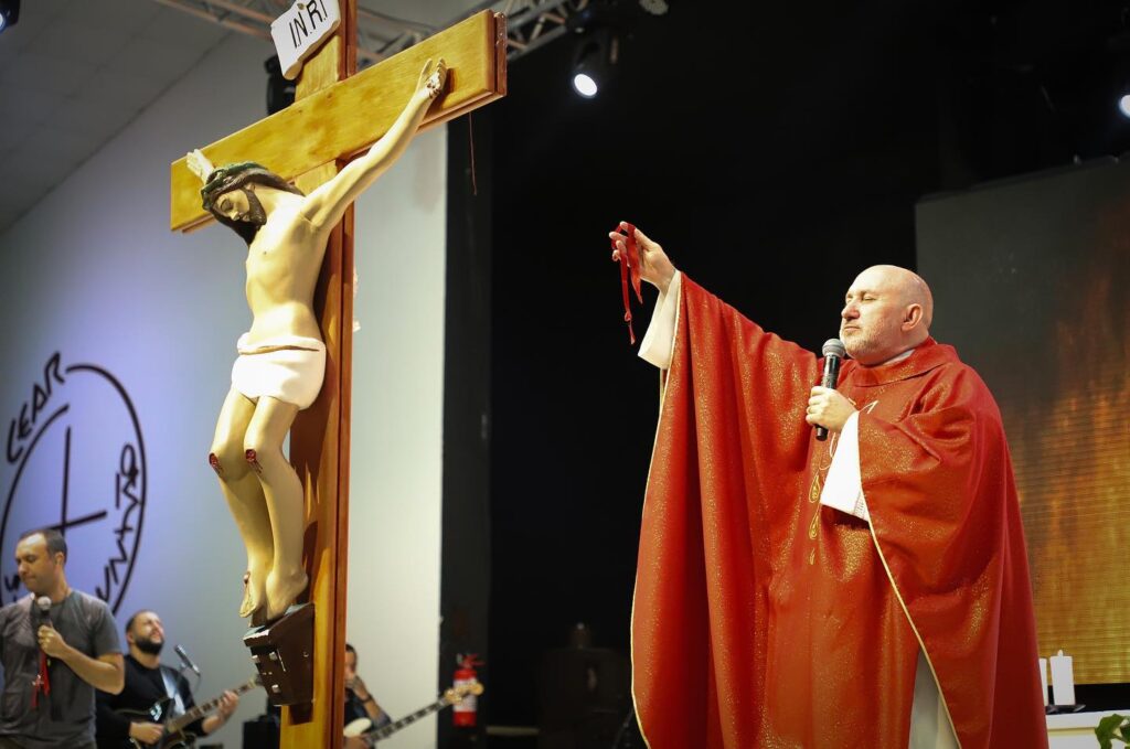 Artigo – Padre Marcio fala sobre a Devoção ao Preciosíssimo Sangue de Jesus