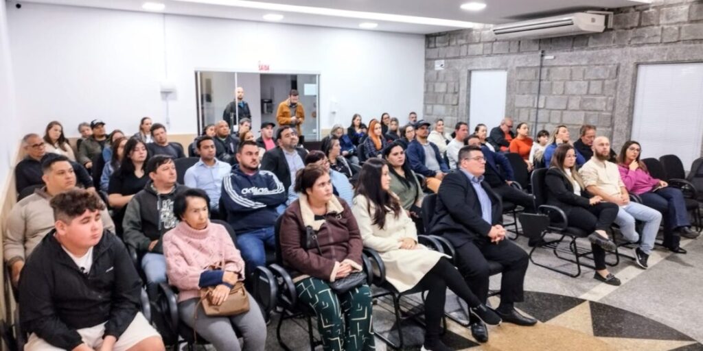 Prefeitura de Camboriú realiza nova entrega de matrículas do REURB