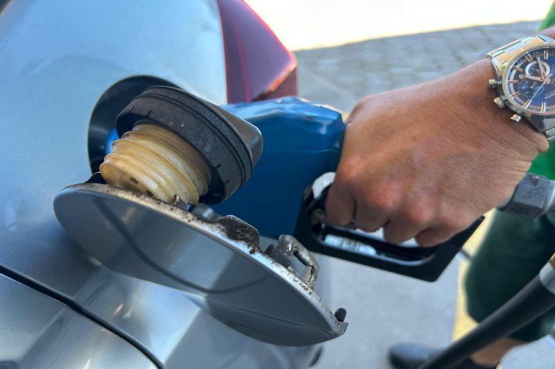 Pesquisa do Procon revela variação de até 35% no preço dos combustíveis em Balneário Camboriú