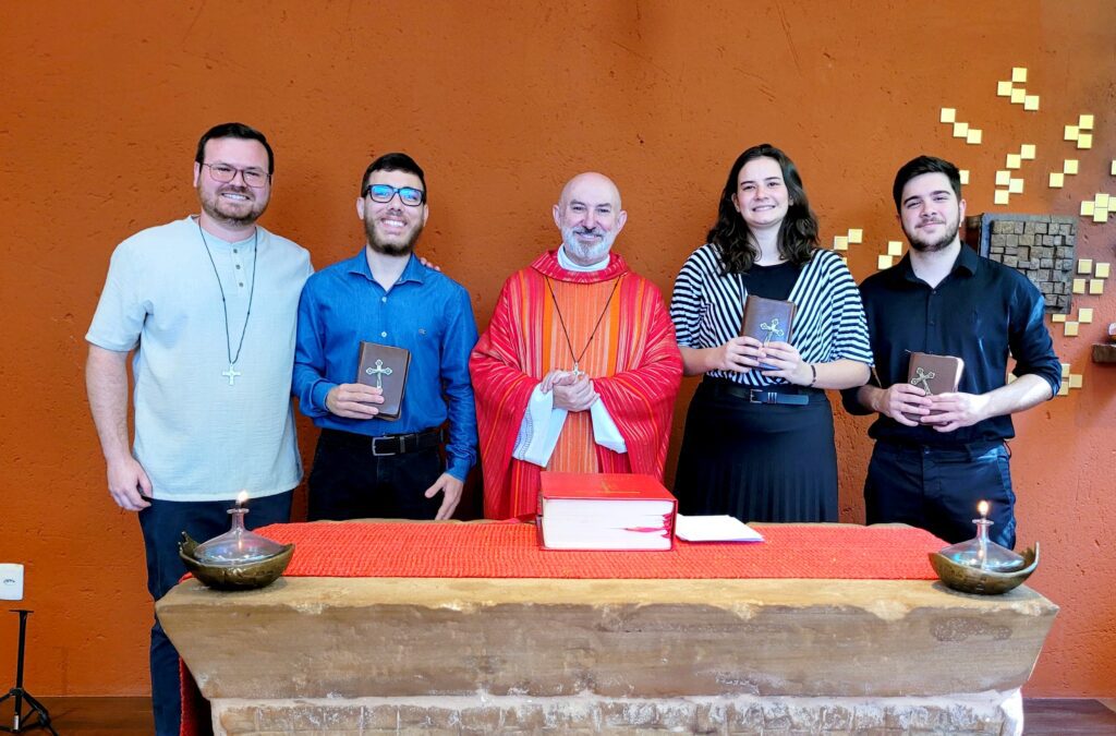 Jovens dizem “sim” ao chamado e ingressam no Postulantado da Comunidade Divino Oleiro