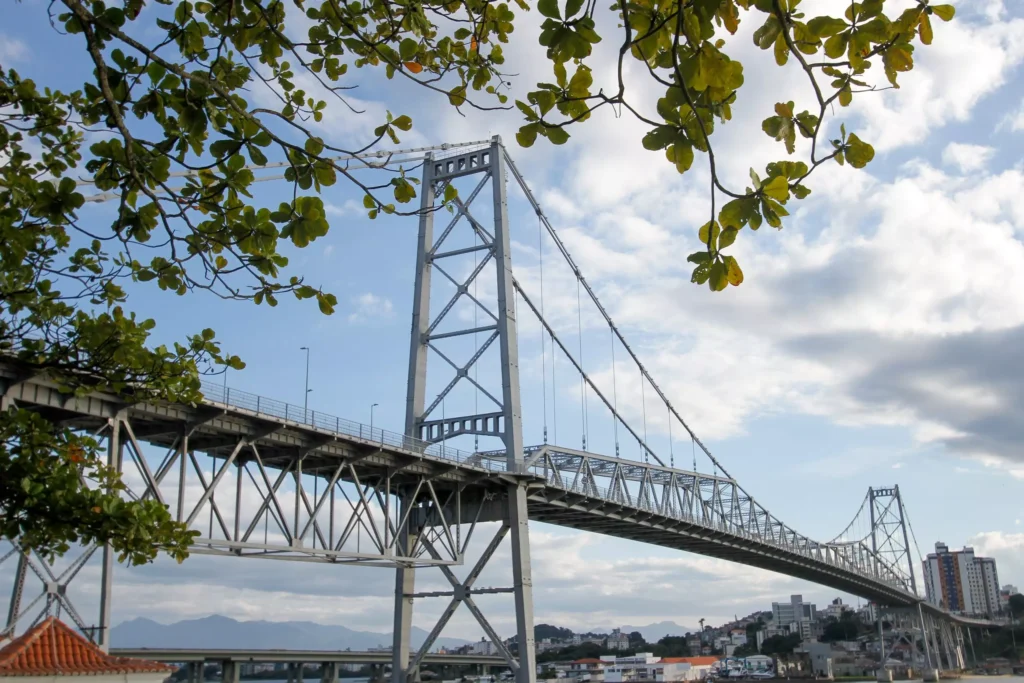 Governo de SC vai instalar câmeras com reconhecimento facial na ponte Hercílio Luz