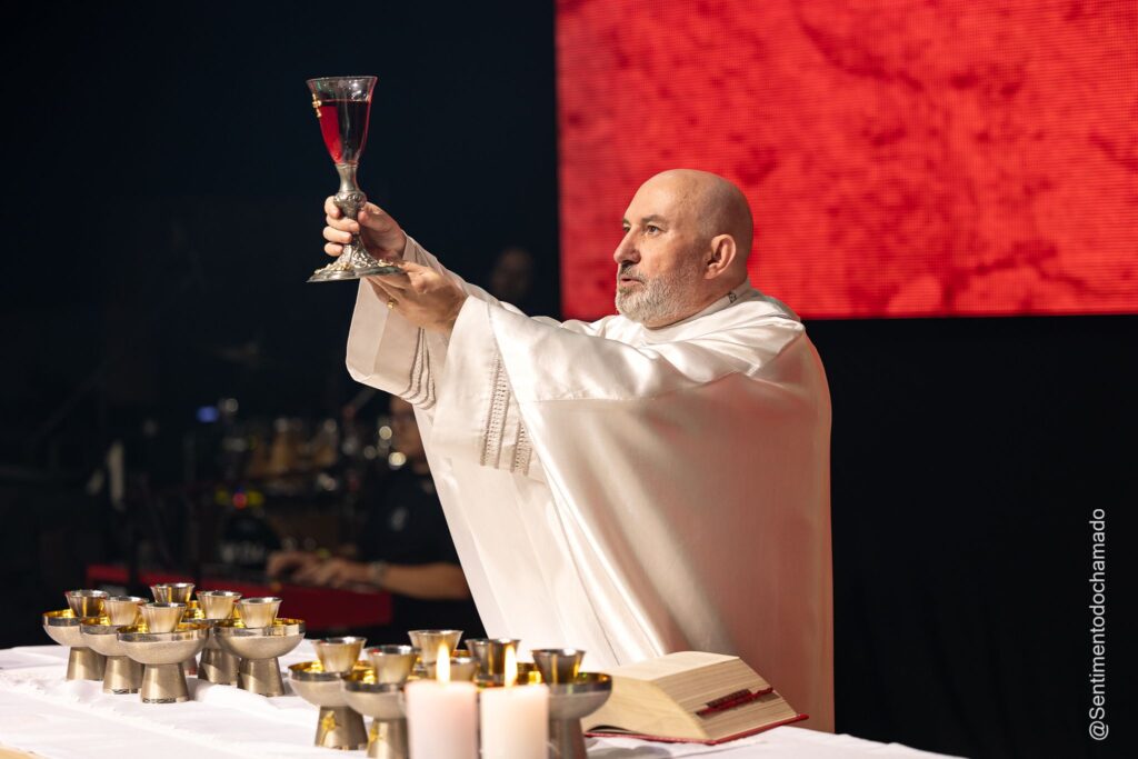 Artigo: Padre Márcio fala sobre a Vida Consagrada nas Novas Comunidades