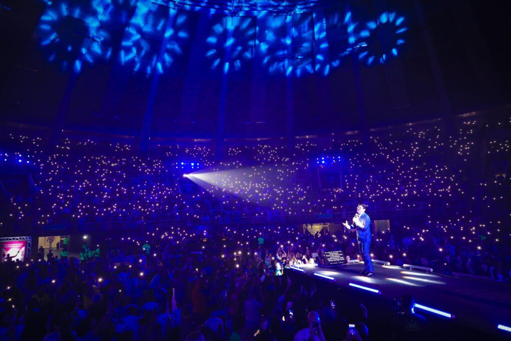 Padre Reginaldo Manzotti apresenta show no Festeja Sinop 2025