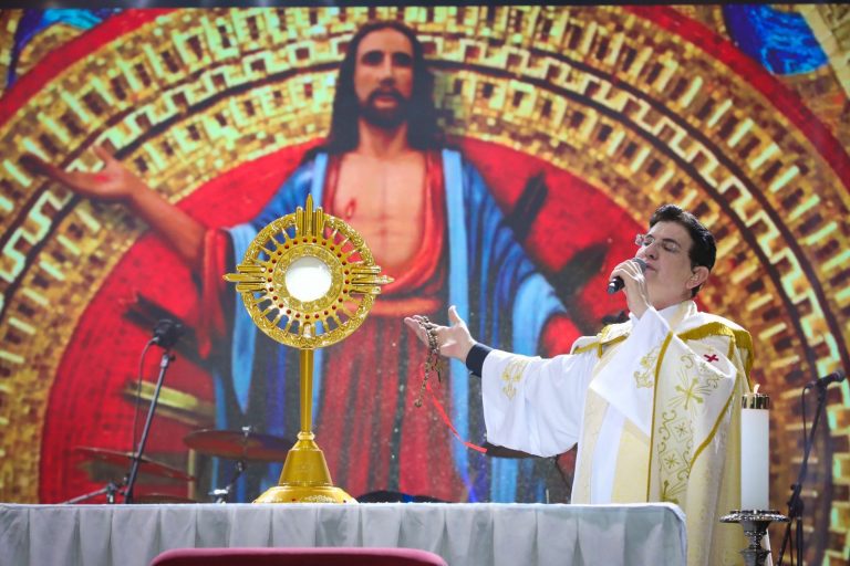 Fiéis lotaram o Maracanãzinho no I Evangelizar É Preciso Rio de Janeiro