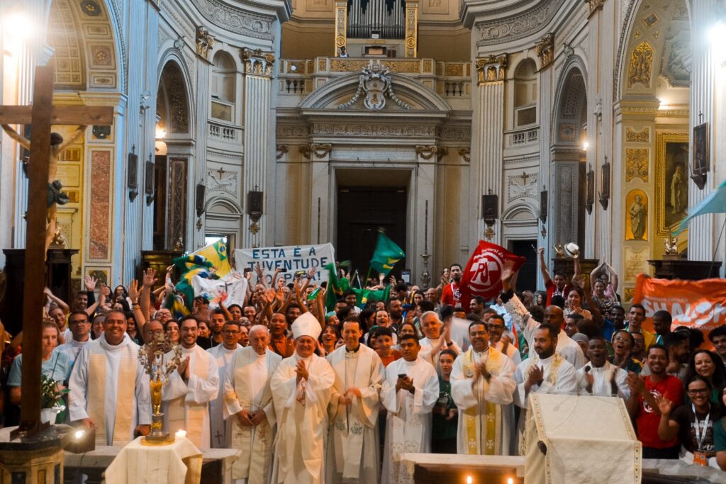 Celebração do Jubileu da Juventude reúne brasileiros com o presidente da Comissão para a Juventude da CNBB