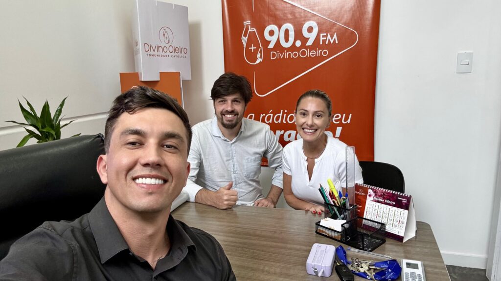 Secretaria de Comunicação de Balneário Camboriú fortalece diálogo com a Rádio Divino Oleiro 90.9 FM