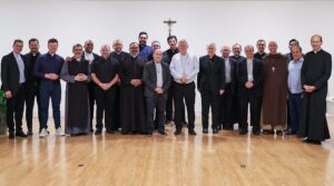 Padres refletem sobre missão evangelizadora no ambiente digital em encontro nacional, em Brasília