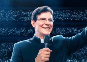 Padre Reginaldo Manzotti lança nova versão de “Alma Missionária” em comemoração aos 20 anos da Associação Evangelizar É Preciso