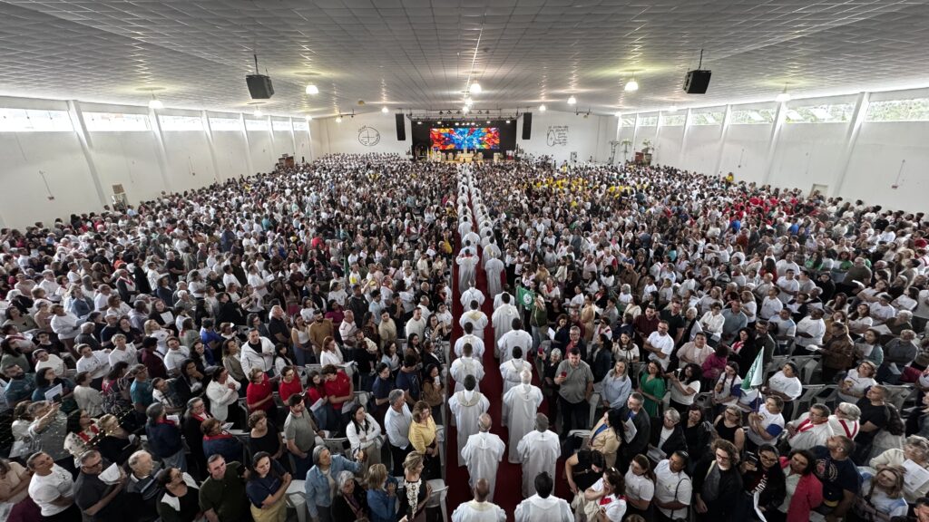 CEAR recebe mais de 8 mil fiéis na Concentração Arquidiocesana do Jubileu da Esperança; Rádio Divino Oleiro FM transmitiu tudo ao vivo