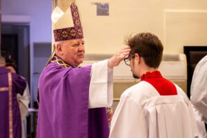 Arcebispo preside Missa de Cinzas na Catedral