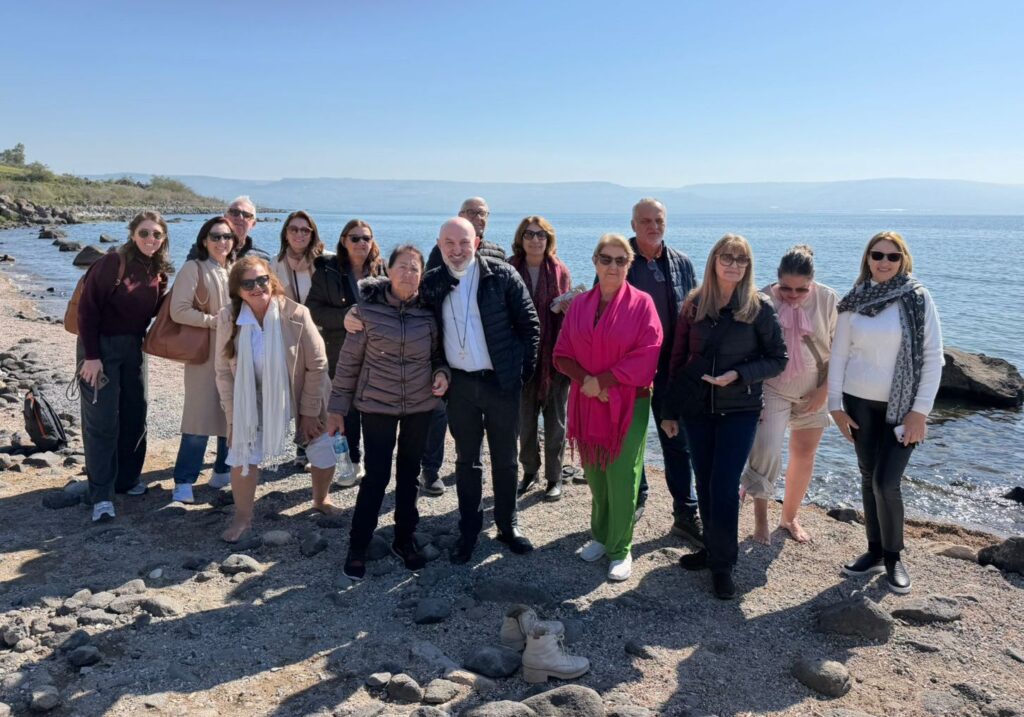 Padre Marcio e peregrinos catarinenses deixam Israel após bombardeios e aguardam retorno ao Brasil no Egito