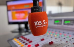 Rádio Divino Oleiro de Florianópolis receberá Moção de Aplausos da Câmara Municipal pelos seus 25 anos